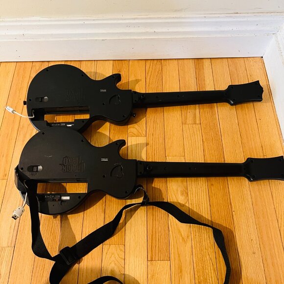 2 Nintendo Wii Wireless LES PAUL Guitar Controller Guitar Hero III & Rock Band - Picture 6 of 16